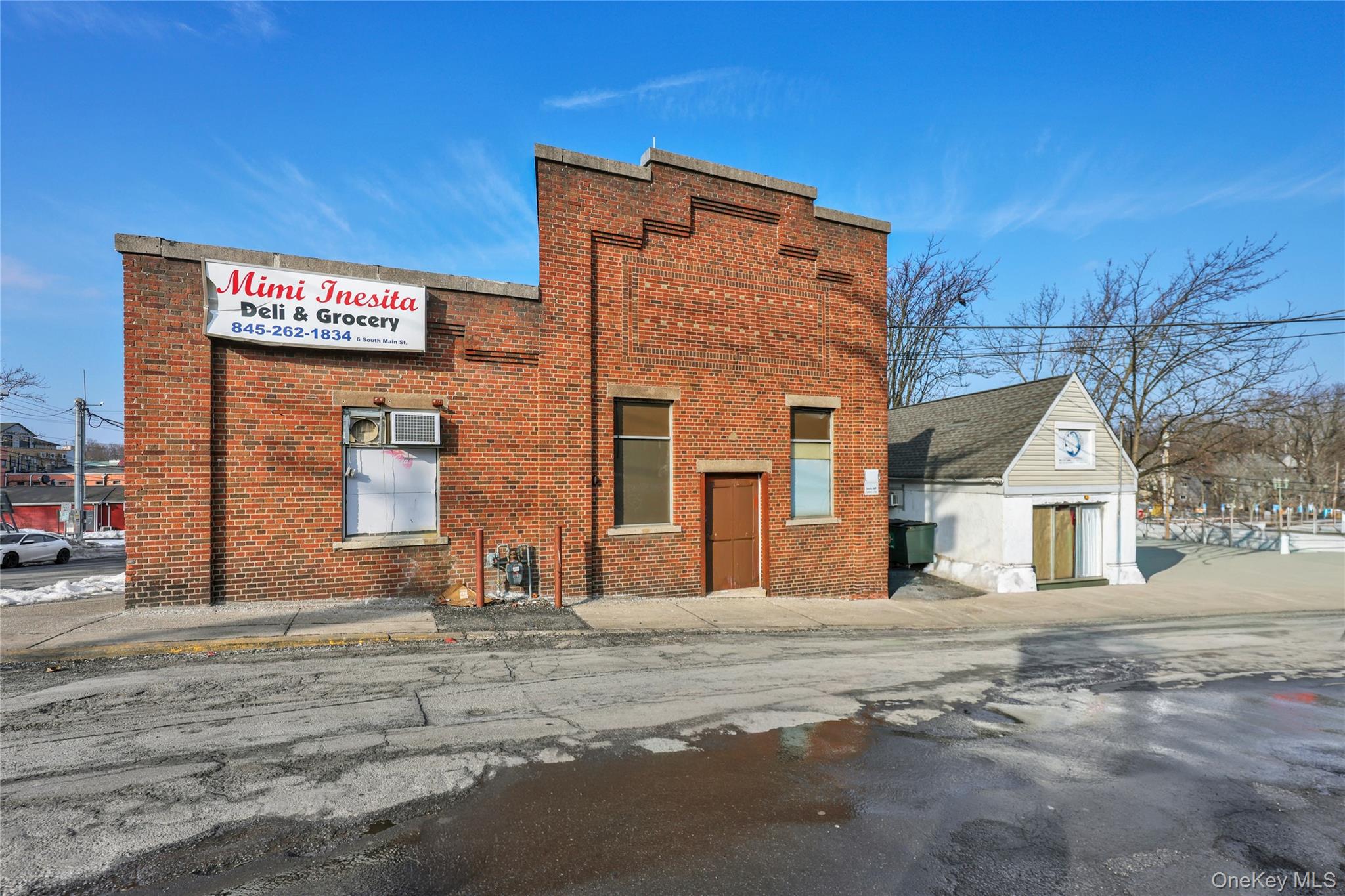 6 S Main - 11 E Furman Street Property Photo 1