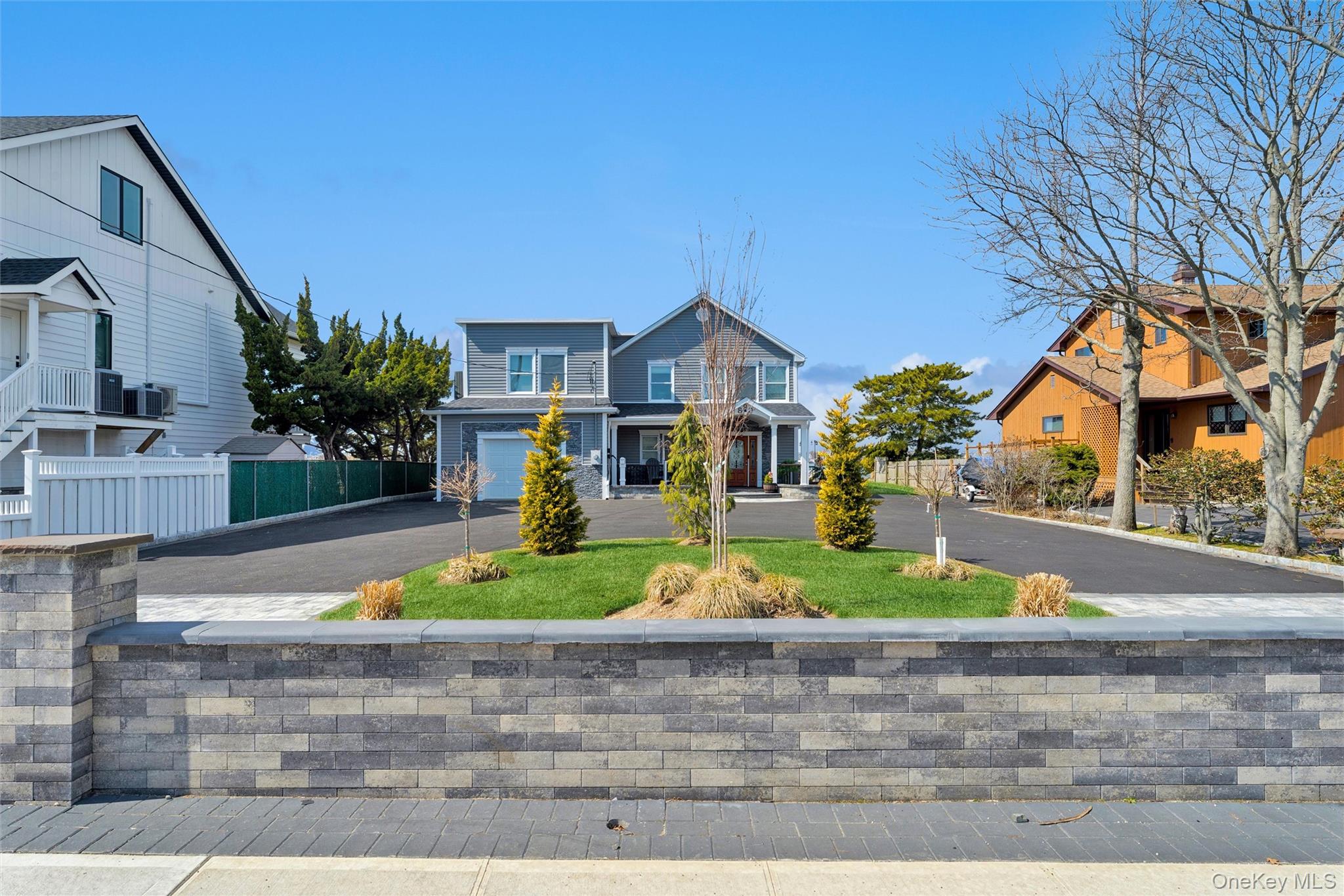890 S Long Beach Avenue Property Photo 3