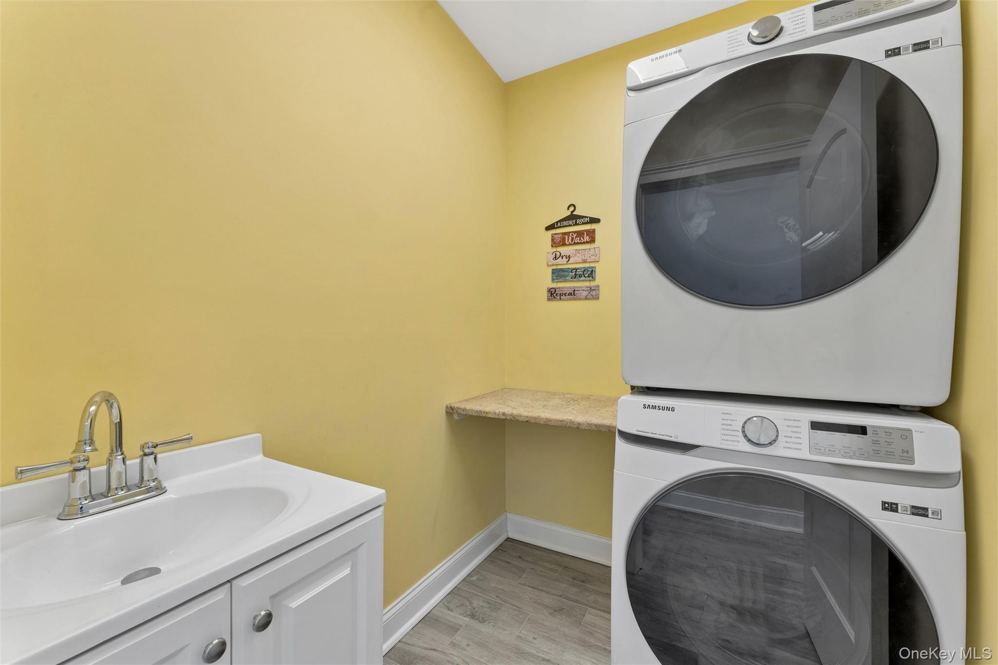 890 S Long Beach Avenue Property Photo 25