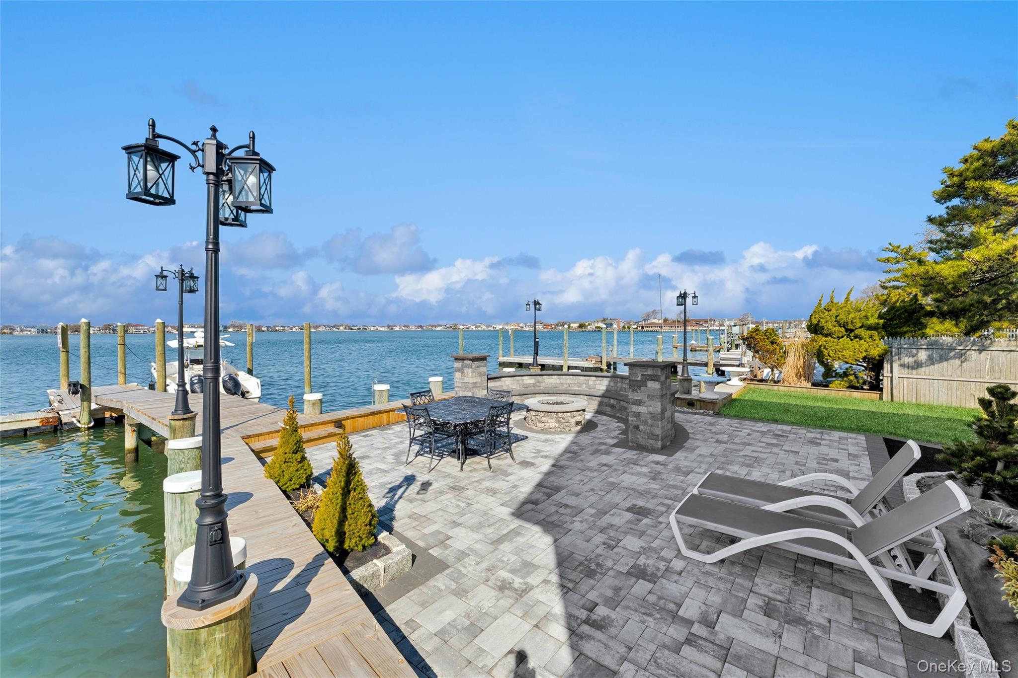 890 S Long Beach Avenue Property Photo 30