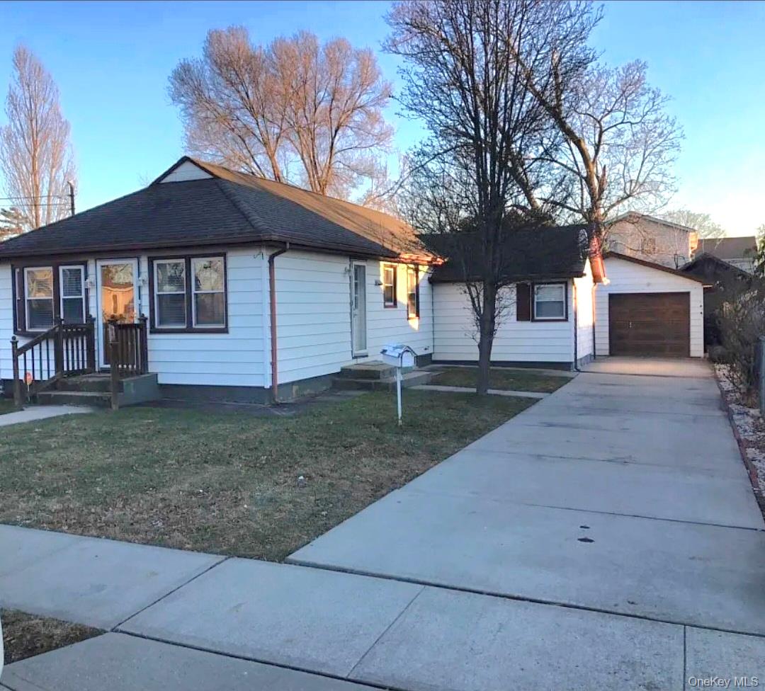 890 Clay Street Property Photo 1