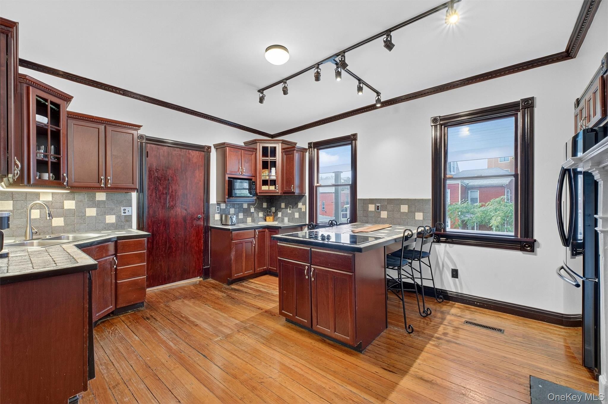 181 Union Street Property Photo 9