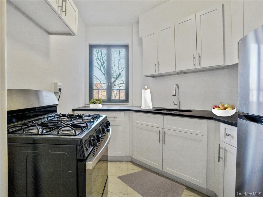 1561 Metropolitan Avenue 5A Property Photo 1