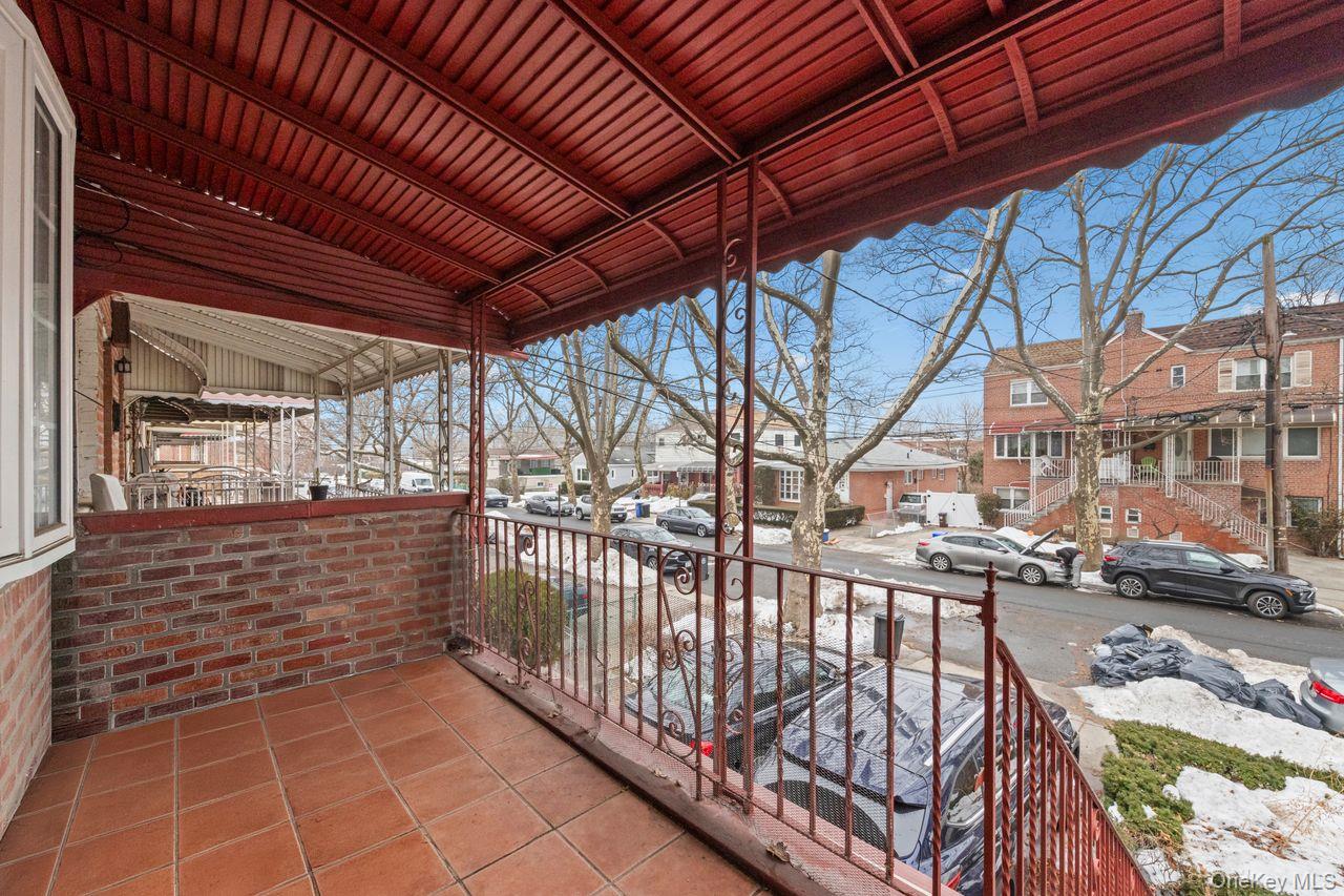 1336 E 99 Street Property Photo 5