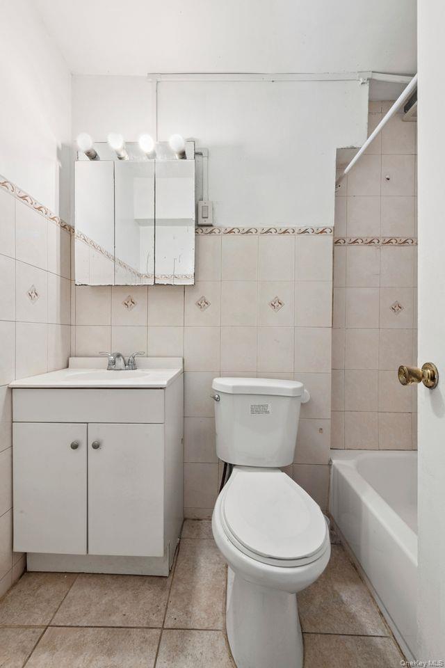 1336 E 99 Street Property Photo 10
