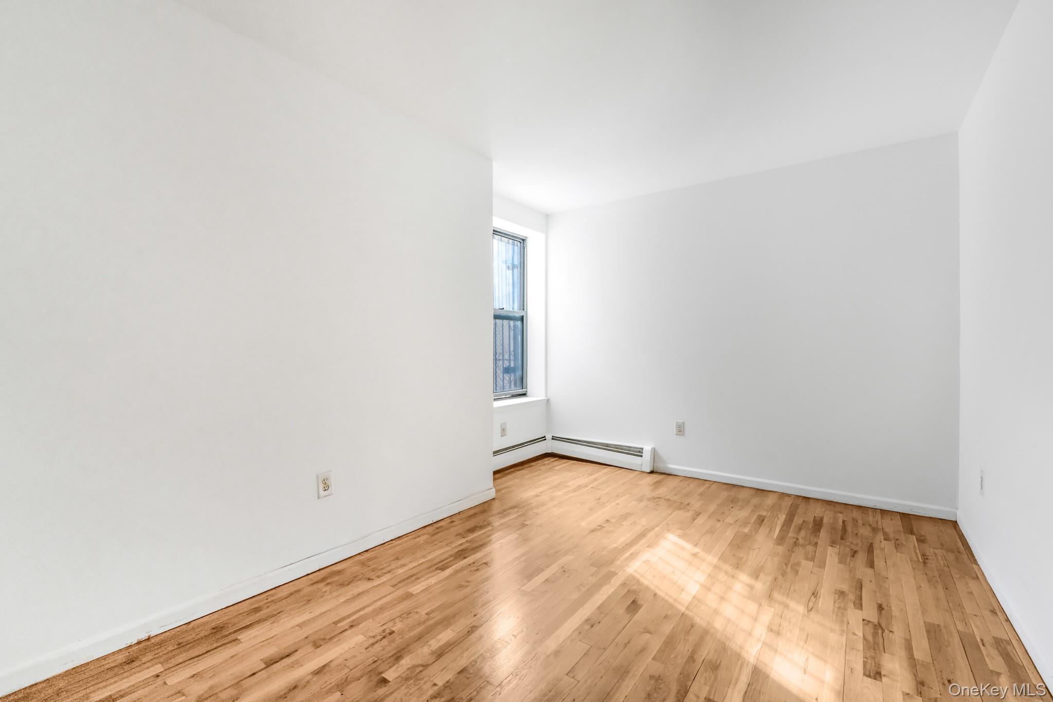 472 Bainbridge Street 1b Property Photo 8