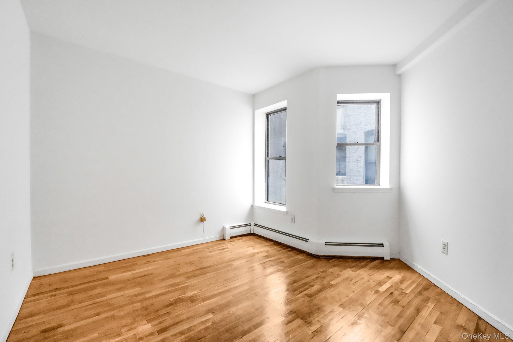 472 Bainbridge Street 1b Property Photo 11