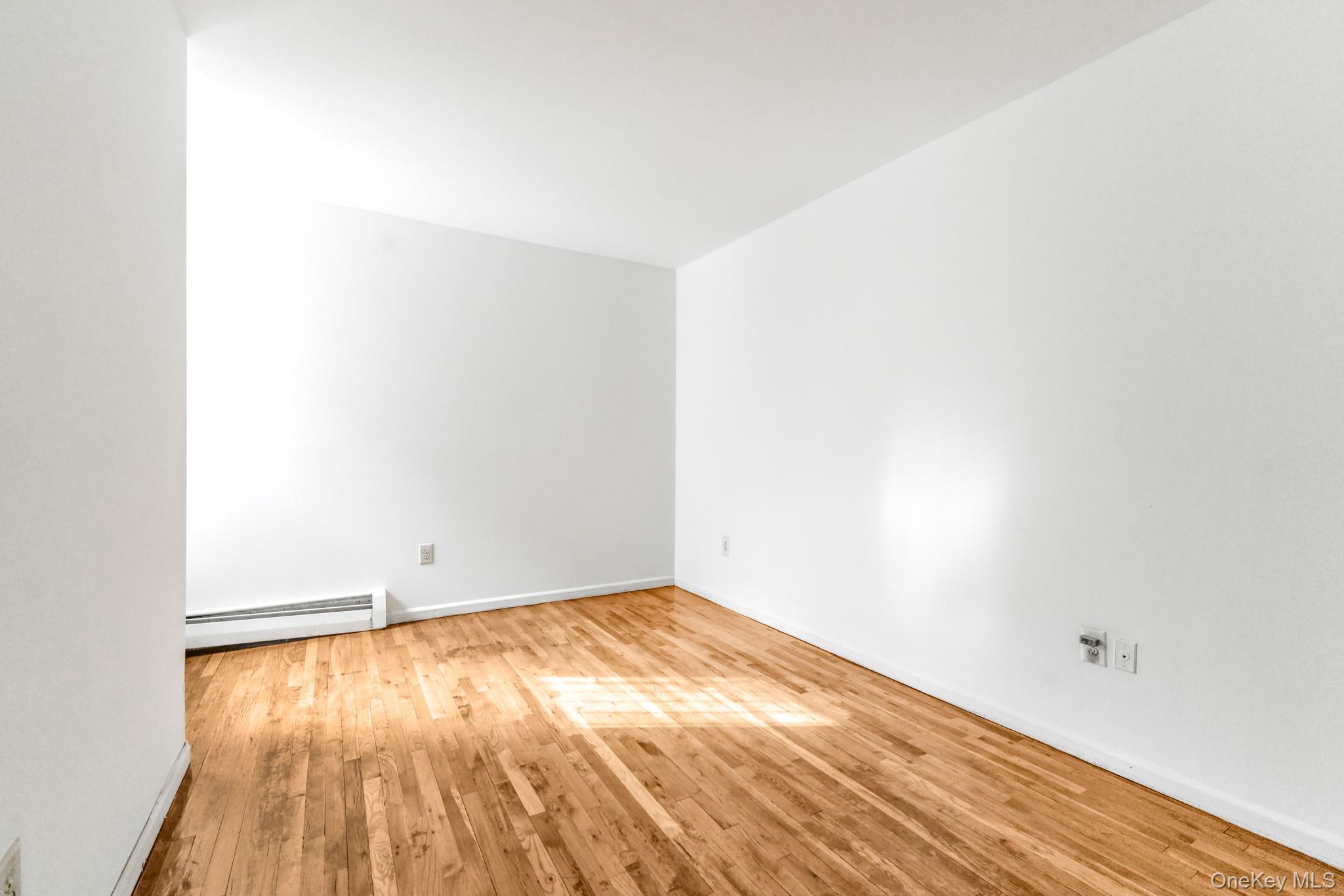 472 Bainbridge Street 1b Property Photo 13