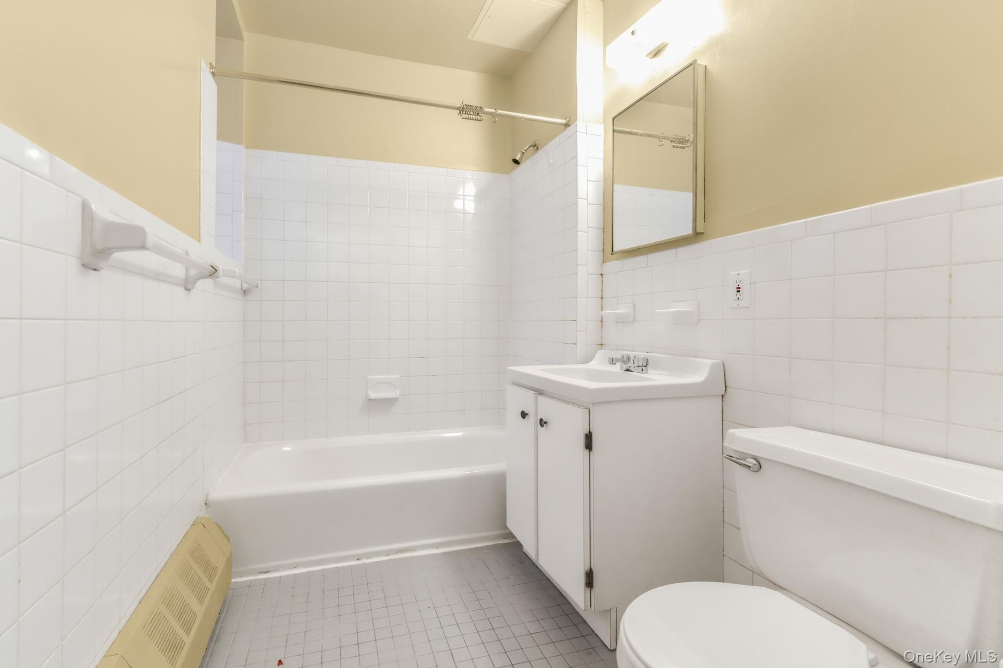 472 Bainbridge Street 1b Property Photo 20