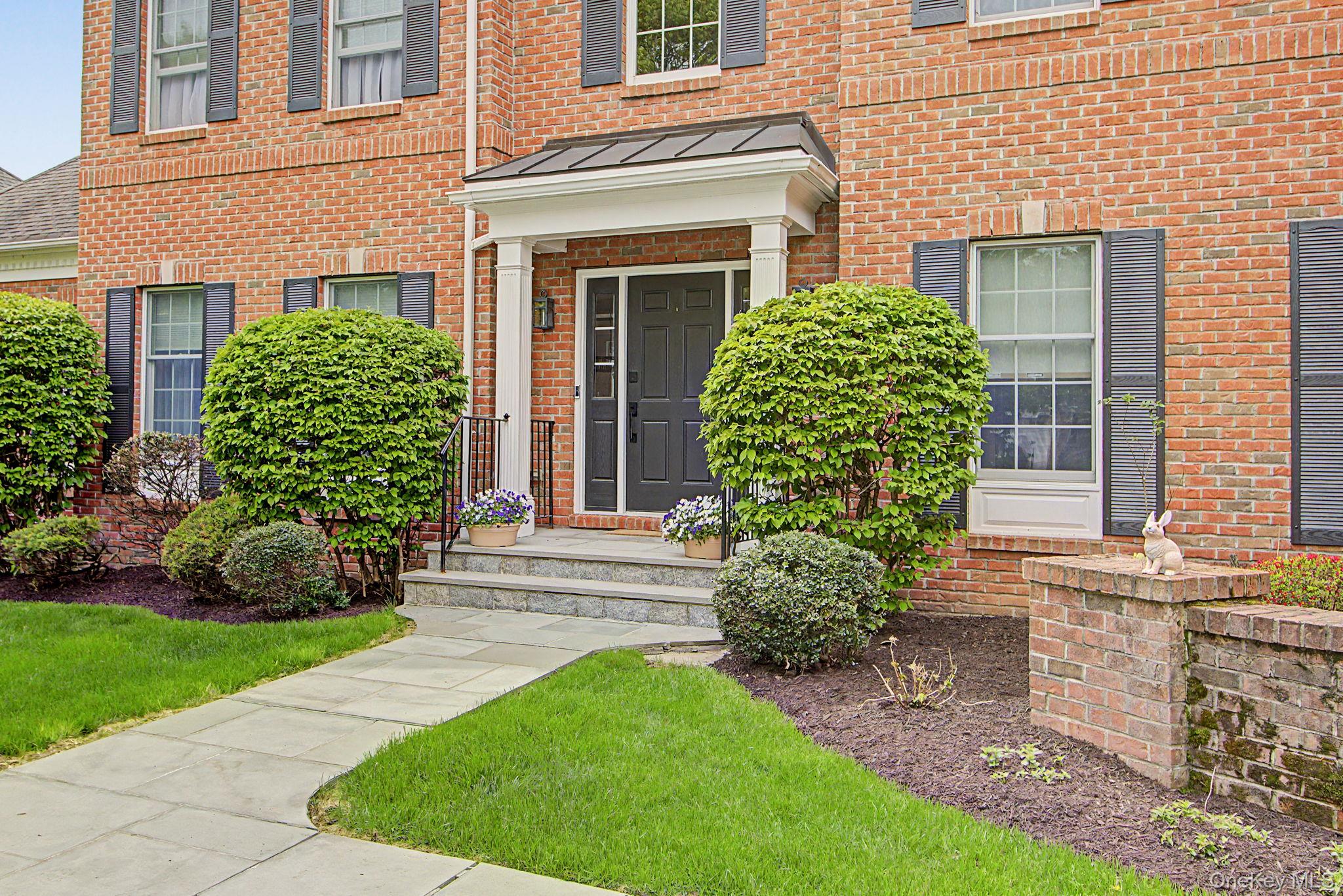 19 Sassinoro Boulevard Property Photo 3
