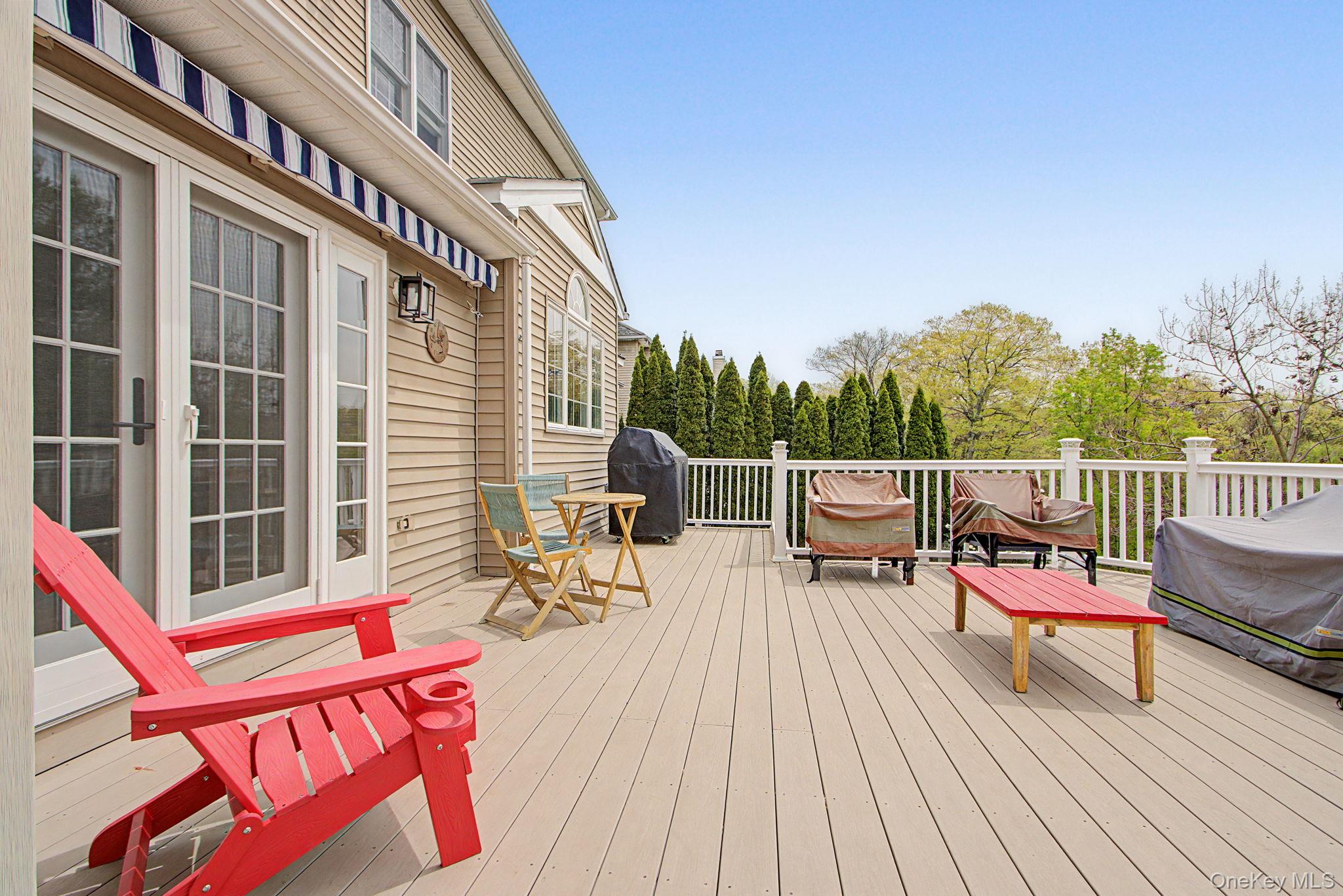 19 Sassinoro Boulevard Property Photo 37