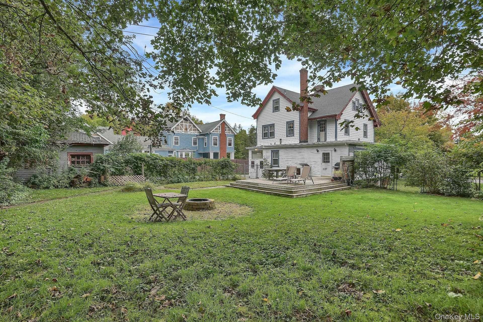105 Hooker Avenue Property Photo 27