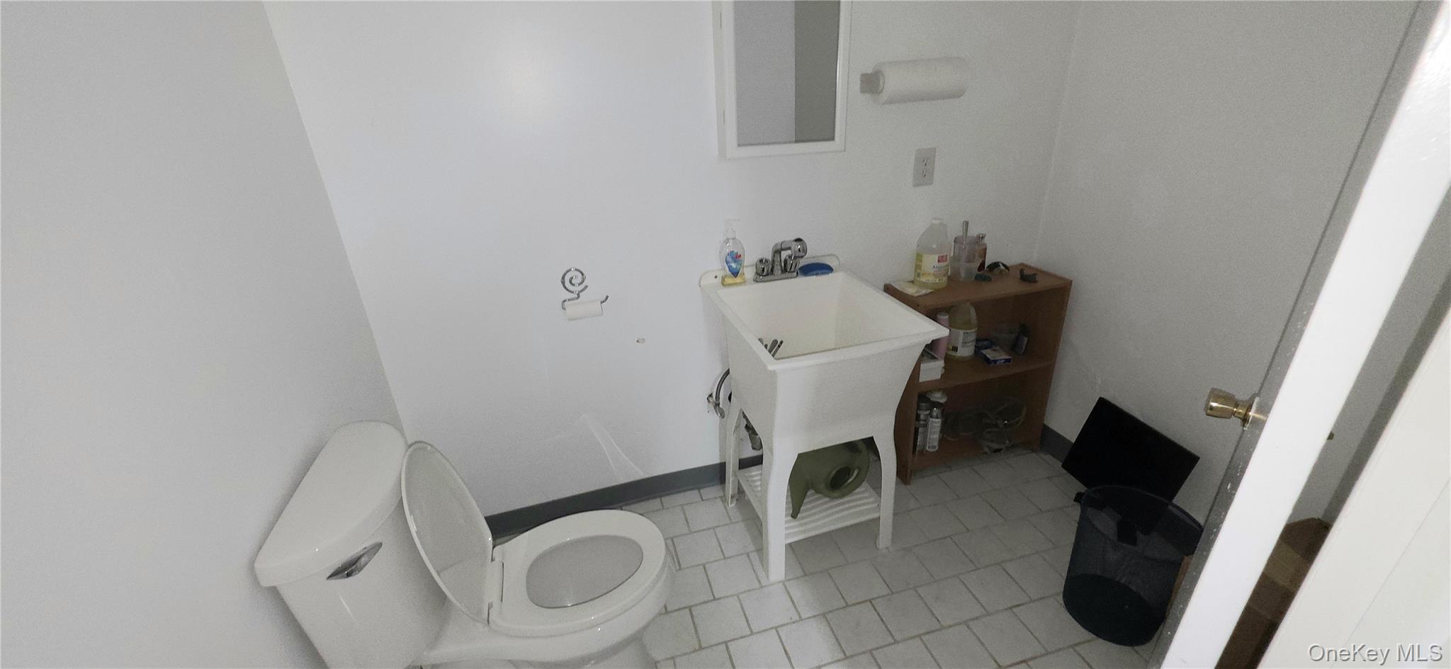 65-12 Myrtle Avenue Property Photo 11