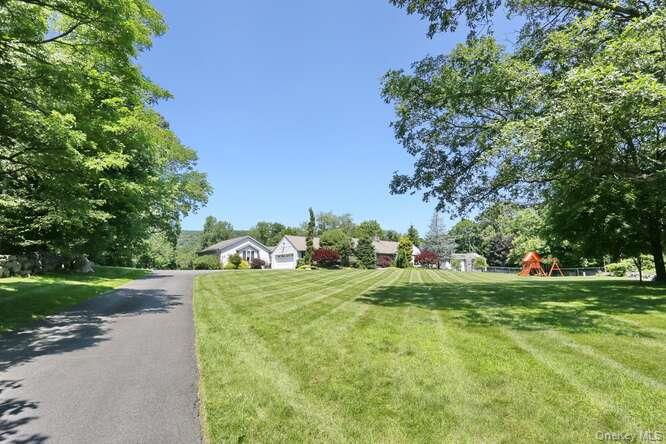 89 Spook Rock Road Property Photo 2