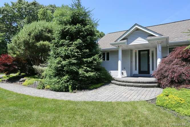 89 Spook Rock Road Property Photo 3