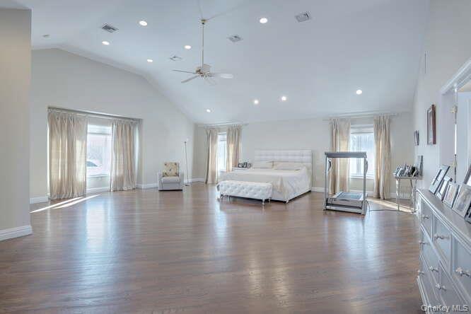 89 Spook Rock Road Property Photo 18
