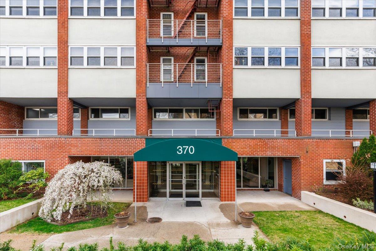 370 Westchester Avenue 5C Property Photo 1