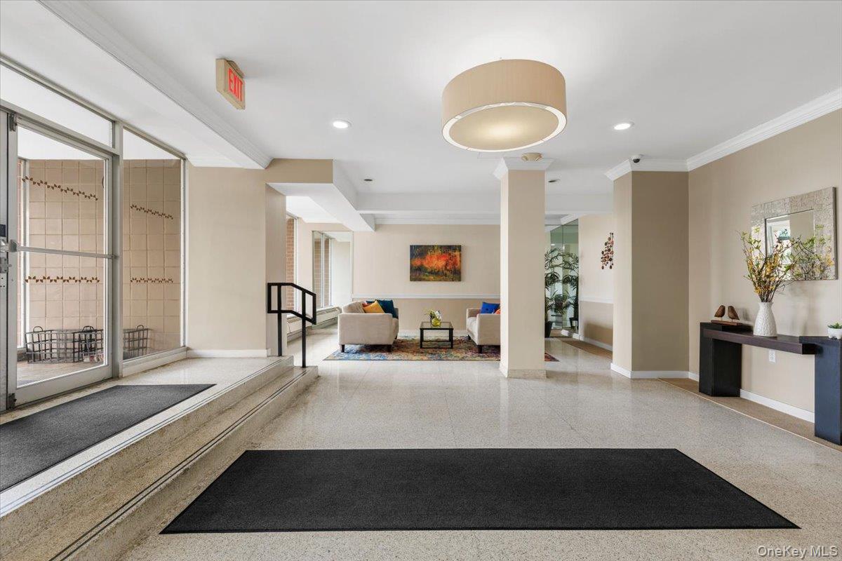 370 Westchester Avenue 5c Property Photo 3