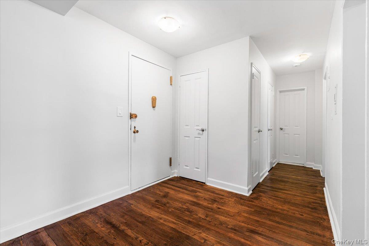 370 Westchester Avenue 5c Property Photo 5