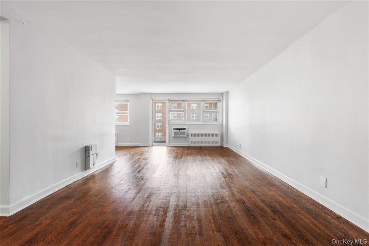 370 Westchester Avenue 5c Property Photo 6