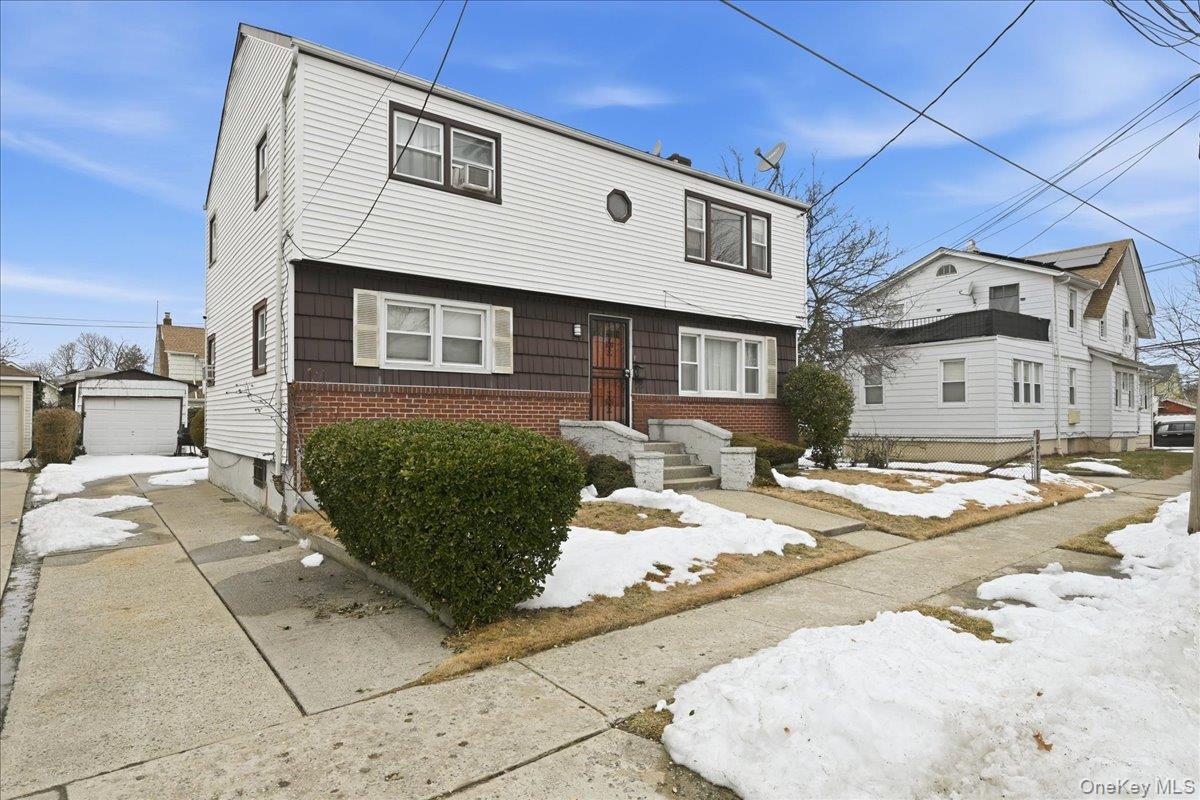 13514 220th Street Property Photo 1