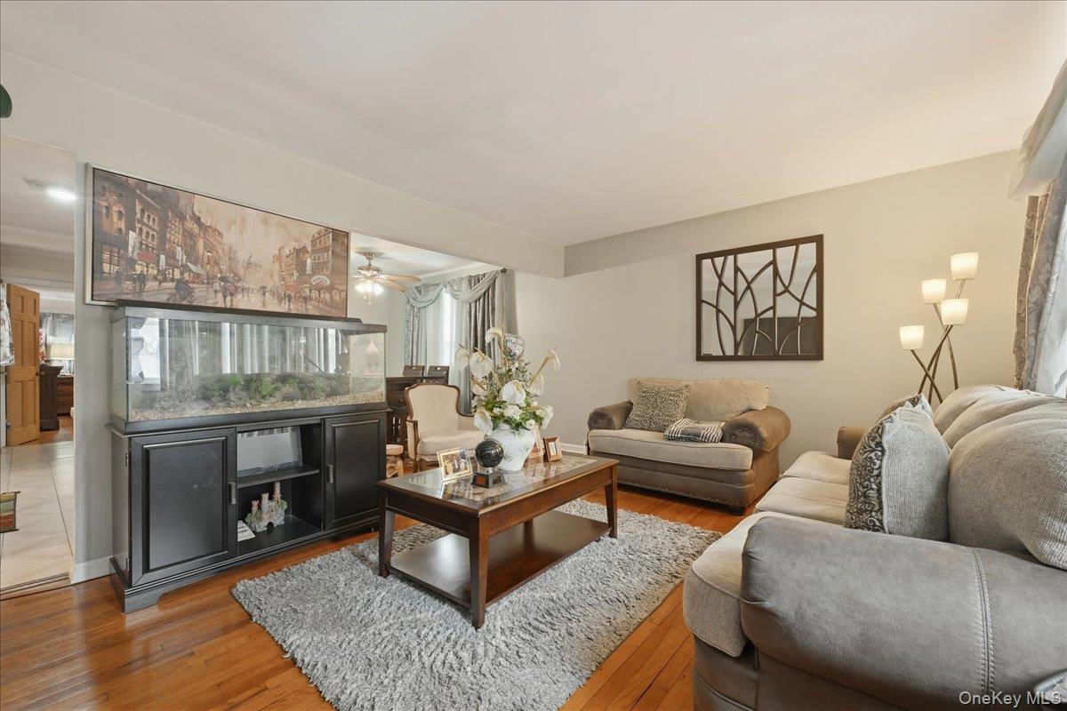 13514 220th Street Property Photo 3