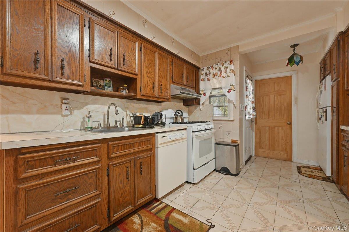 13514 220th Street Property Photo 6