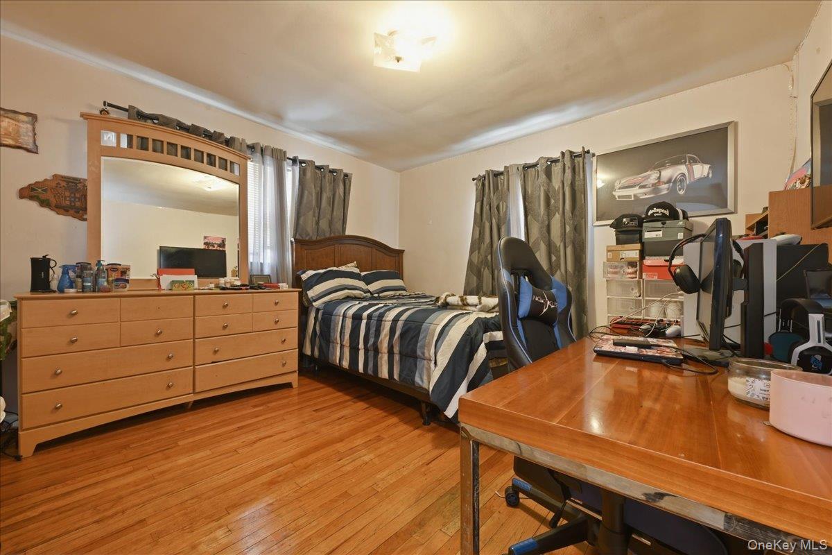 13514 220th Street Property Photo 10
