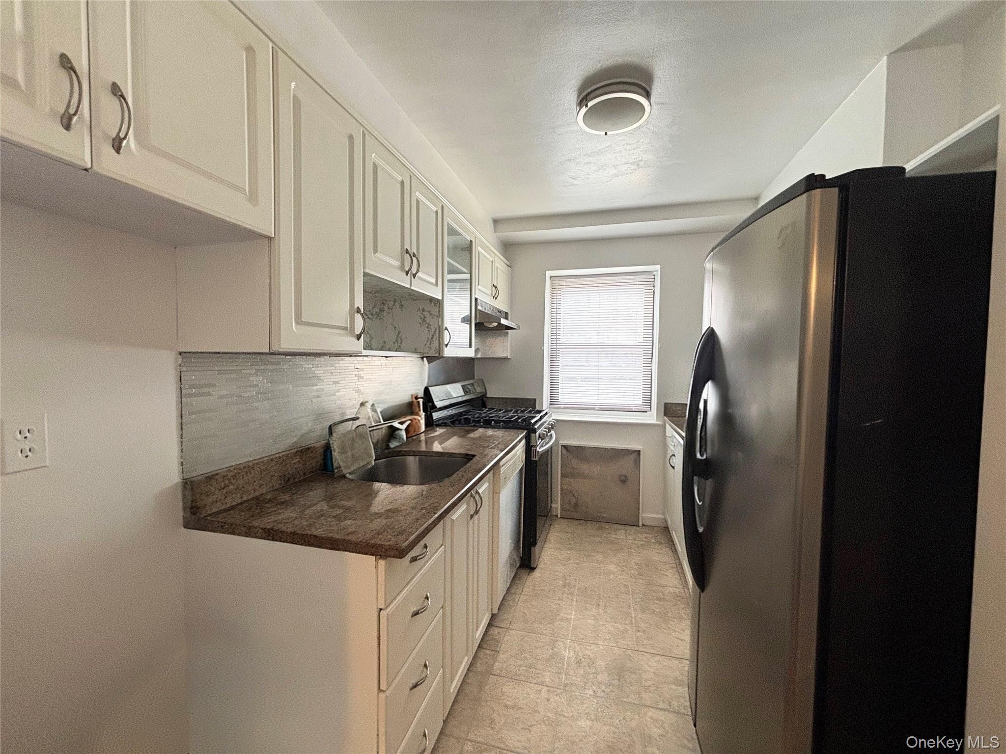 30 Fleetwood Avenue 1b Property Photo 13