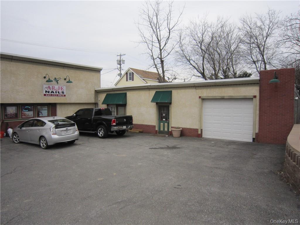 11 Quassaick Avenue Property Photo 4
