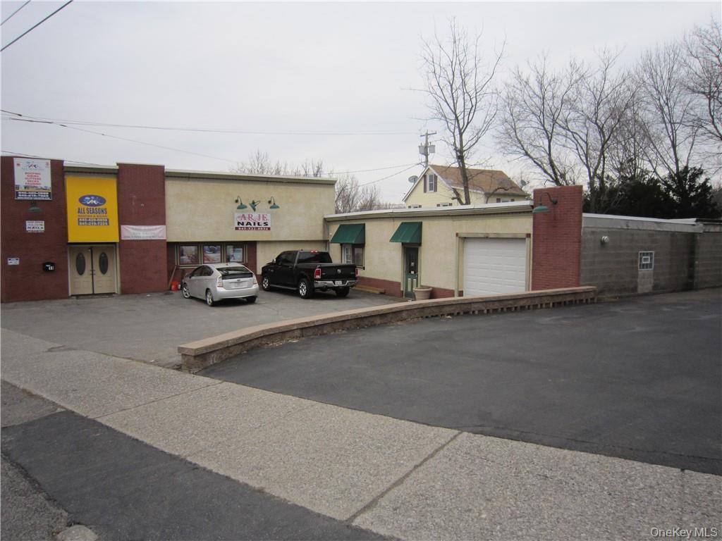 11 Quassaick Avenue Property Photo 5