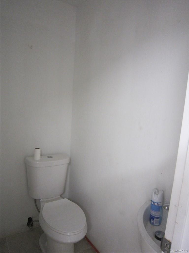 11 Quassaick Avenue Property Photo 13
