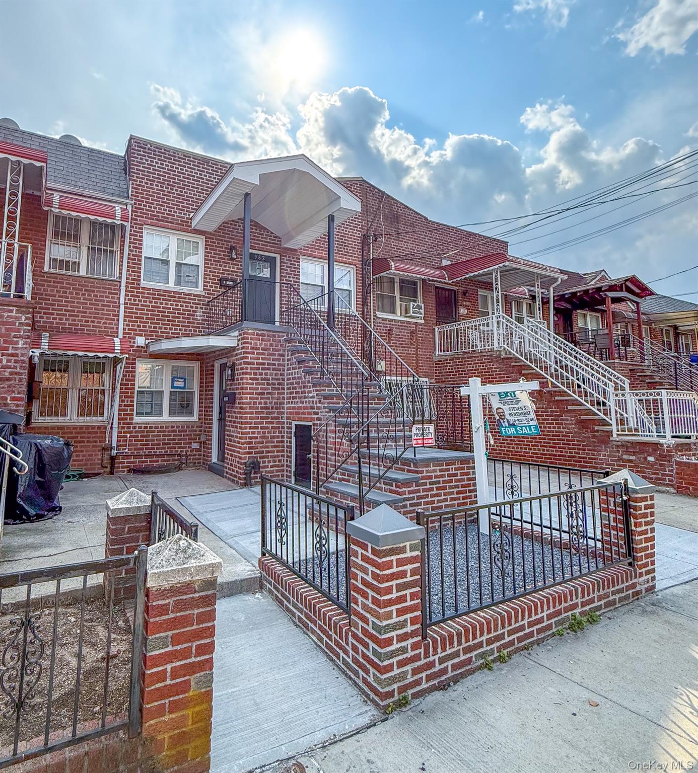 982 E 106th Street Property Photo 1