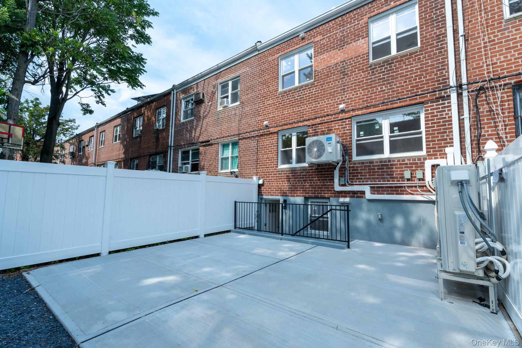 982 E 106th Street Property Photo 40