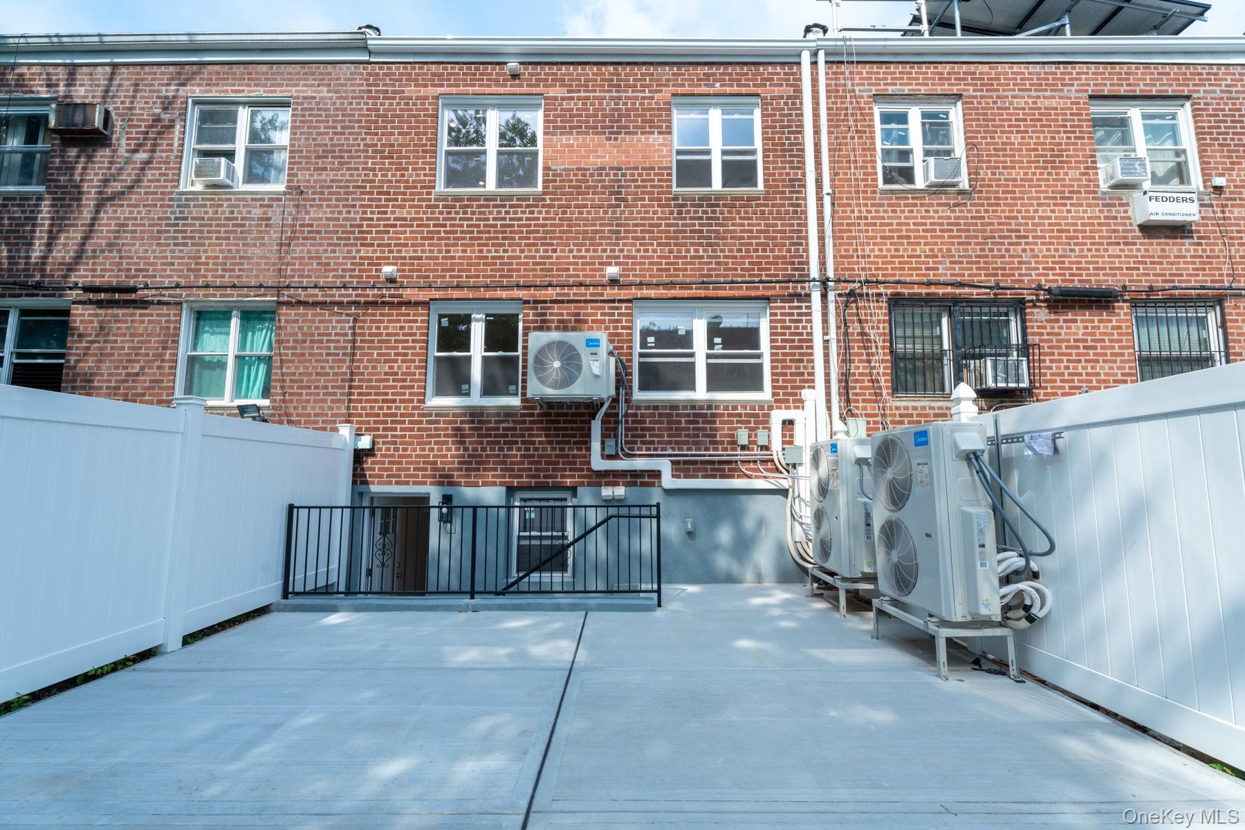 982 E 106th Street Property Photo 41