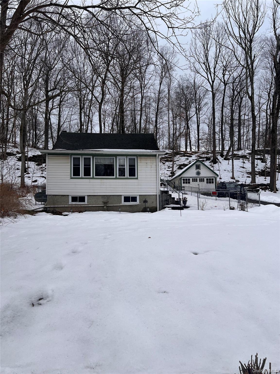 206 Lakeview Road Property Photo 2