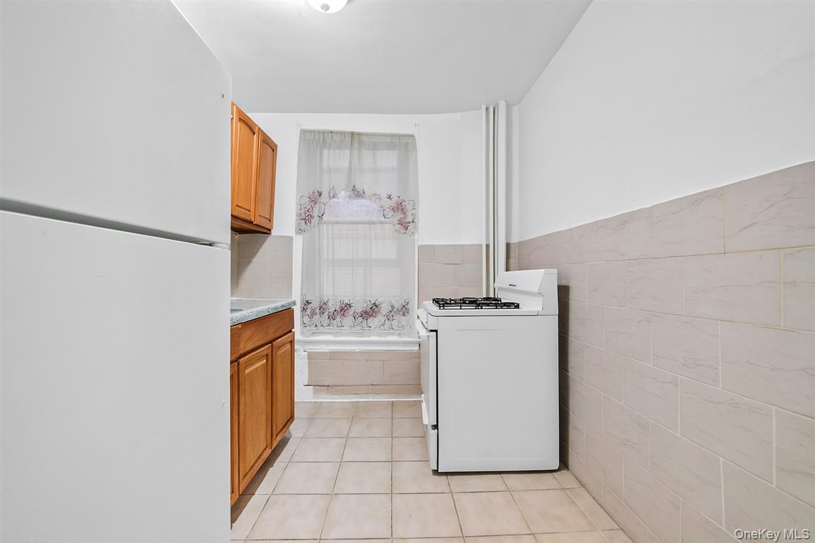 1993 Amsterdam Avenue 31 Property Photo 7