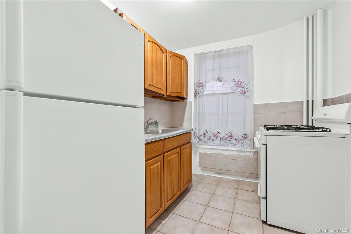 1993 Amsterdam Avenue 31 Property Photo 8