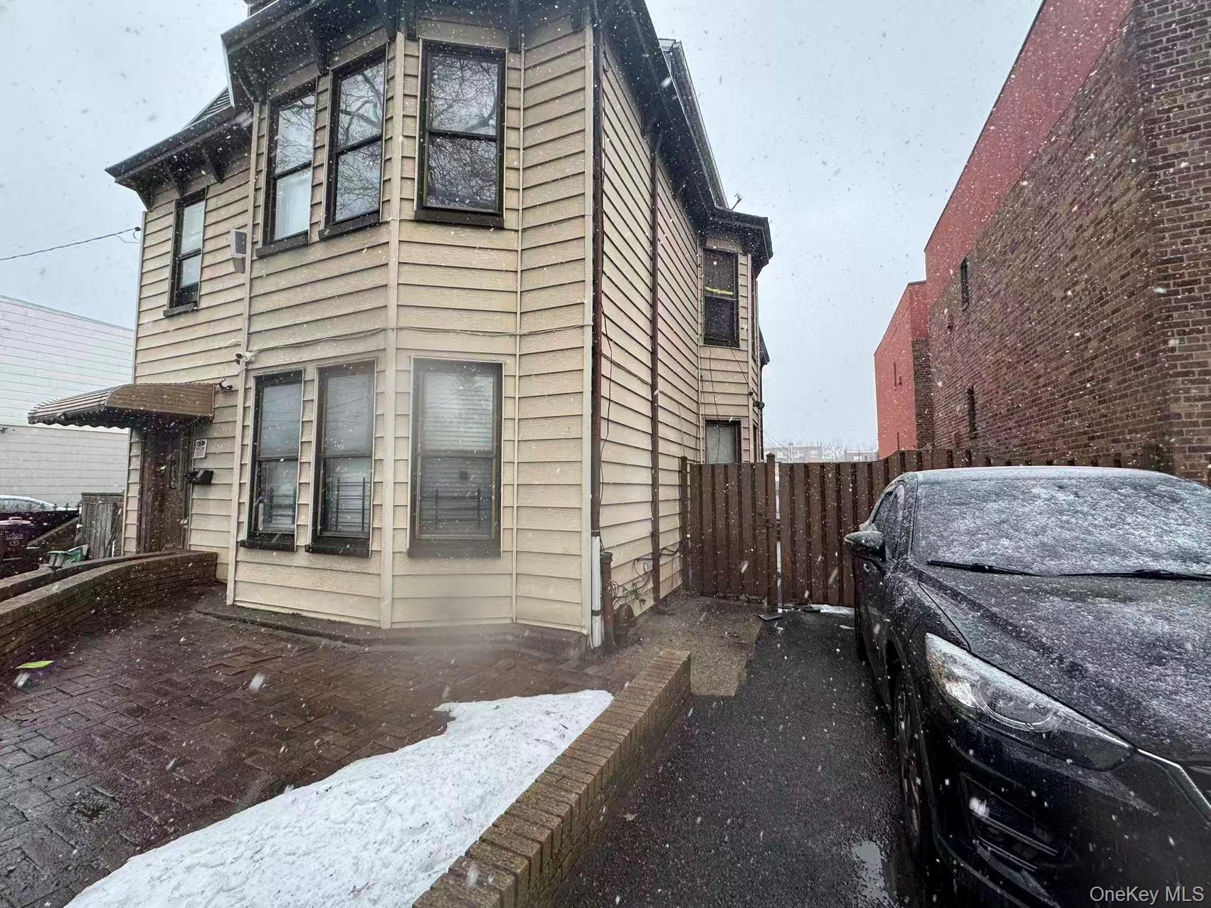 60-59 69th Street Property Photo 1