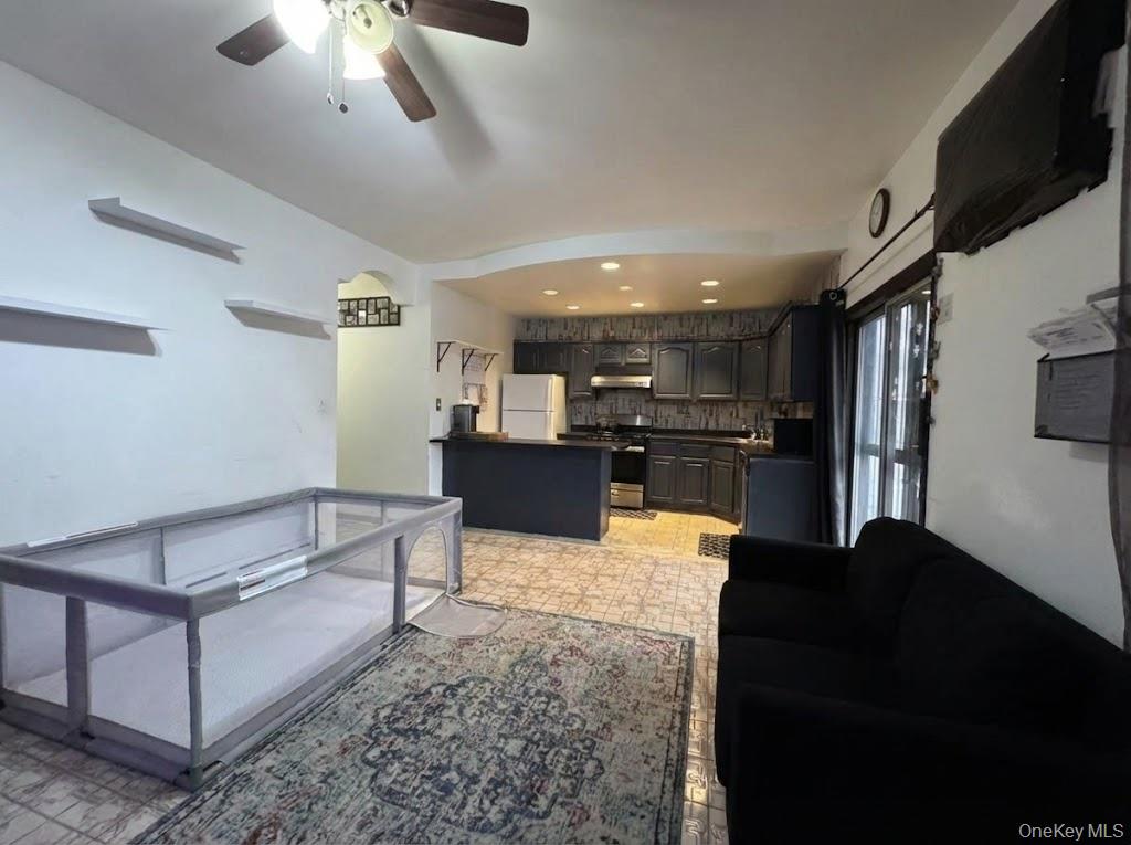 60-59 69th Street Property Photo 4
