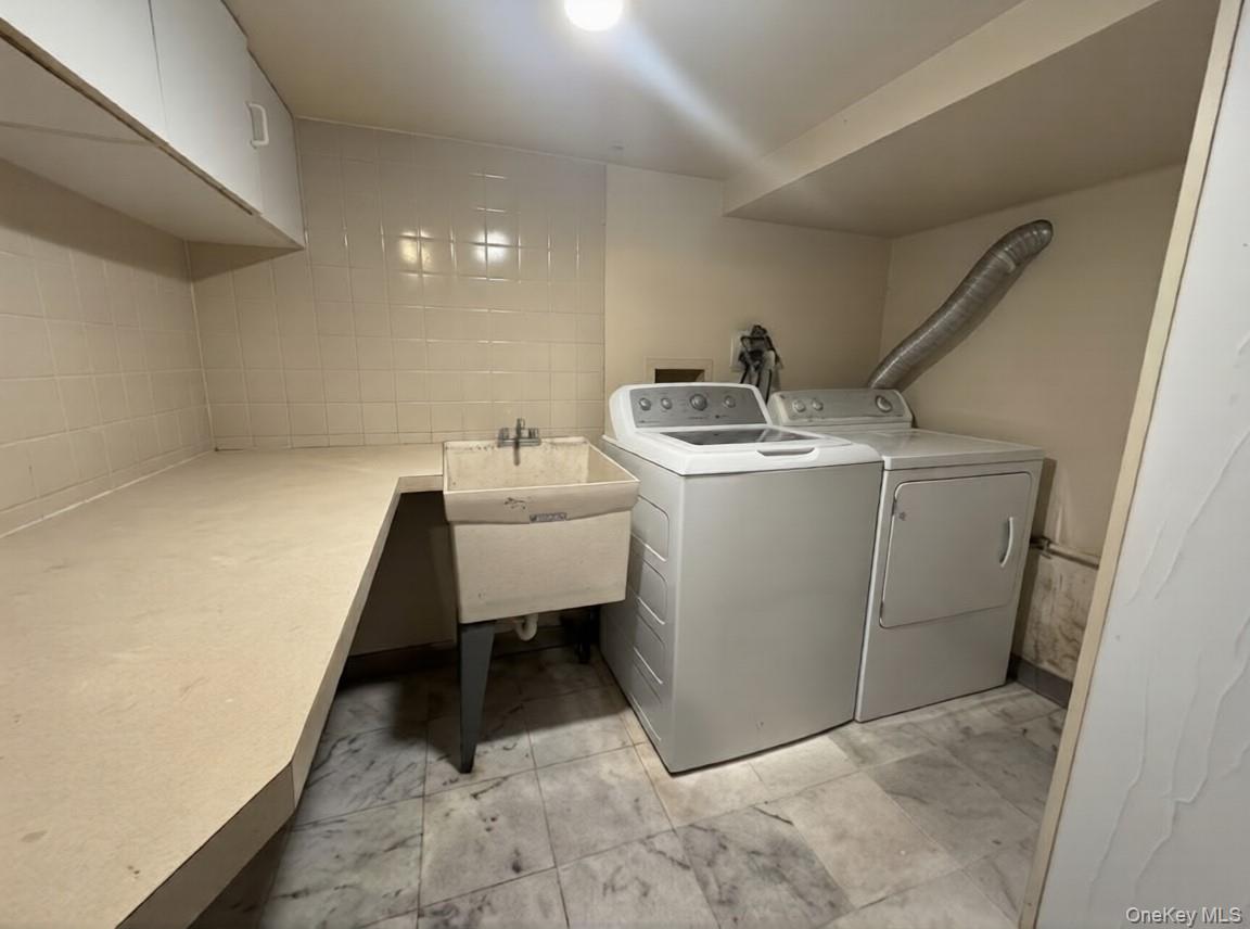 60-59 69th Street Property Photo 18