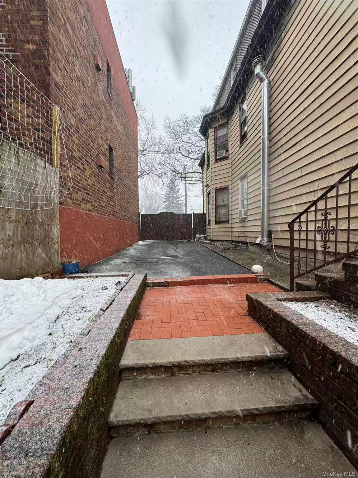 60-59 69th Street Property Photo 20