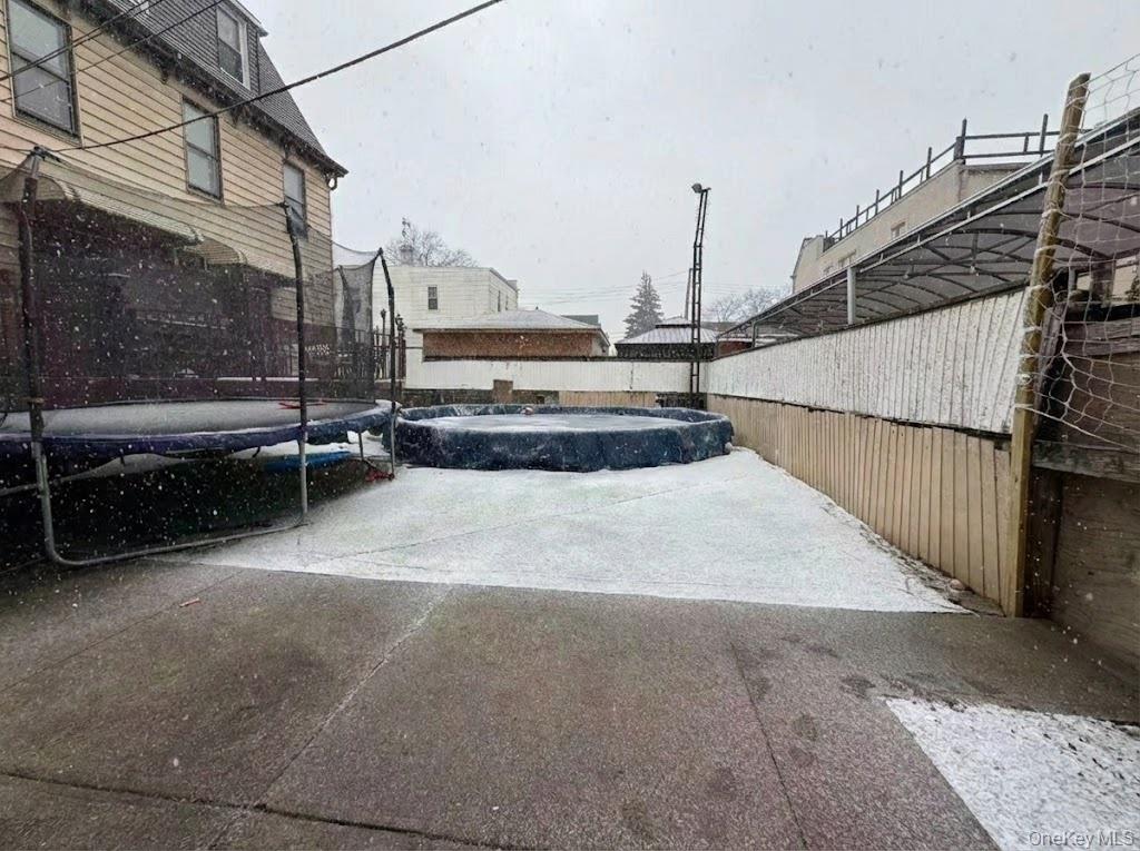 60-59 69th Street Property Photo 23