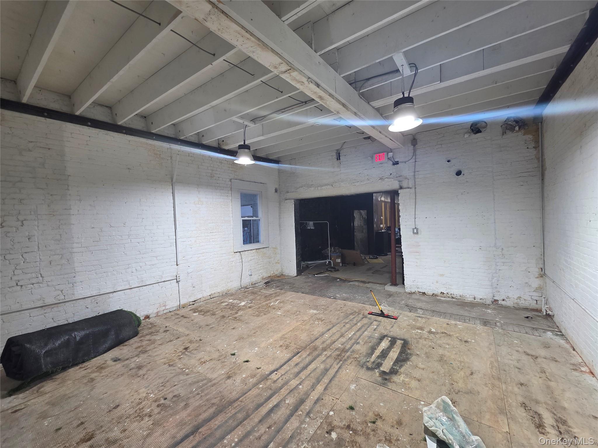 200 Main Street Property Photo 5