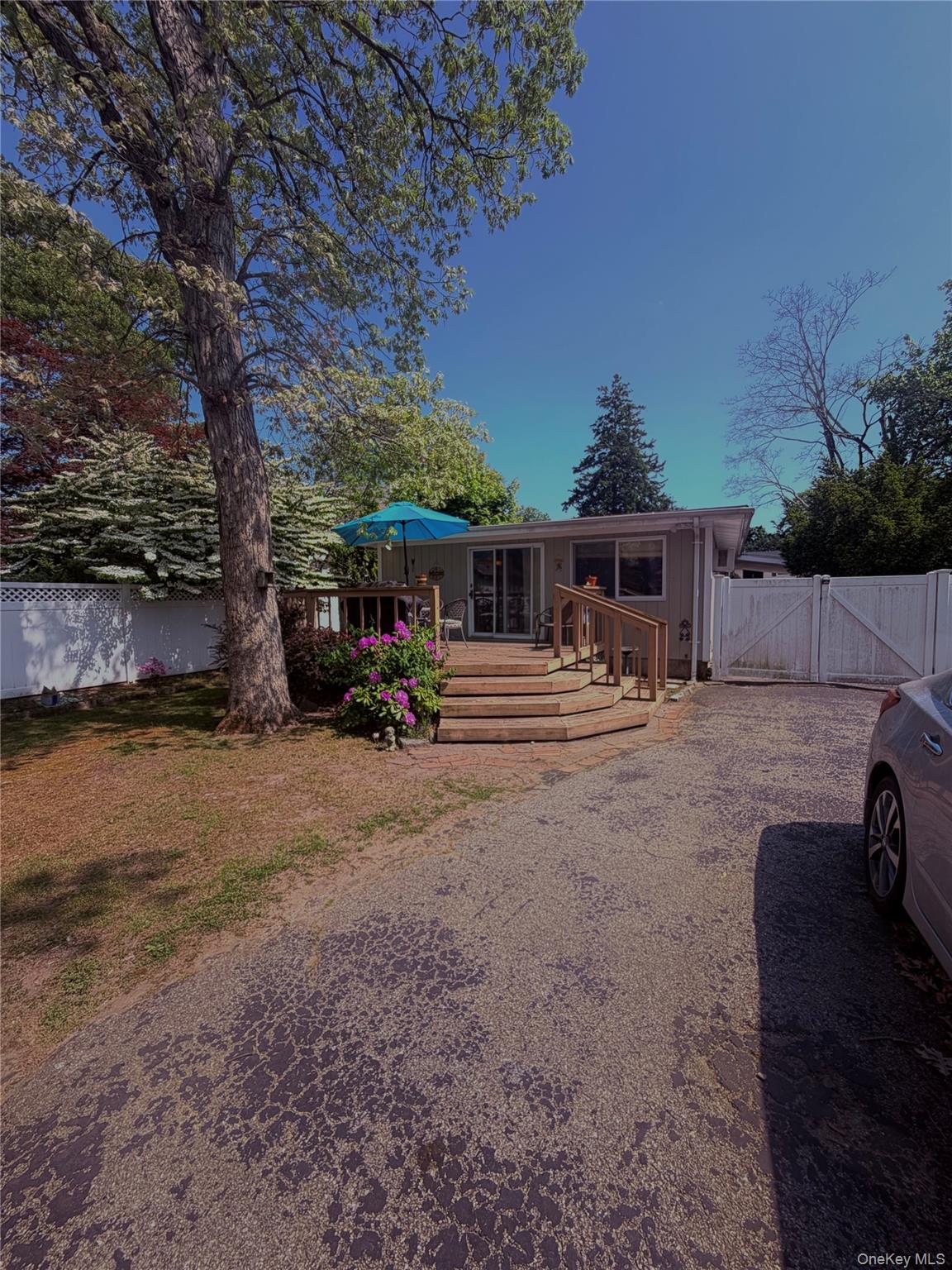 15 Maple Street Property Photo 14
