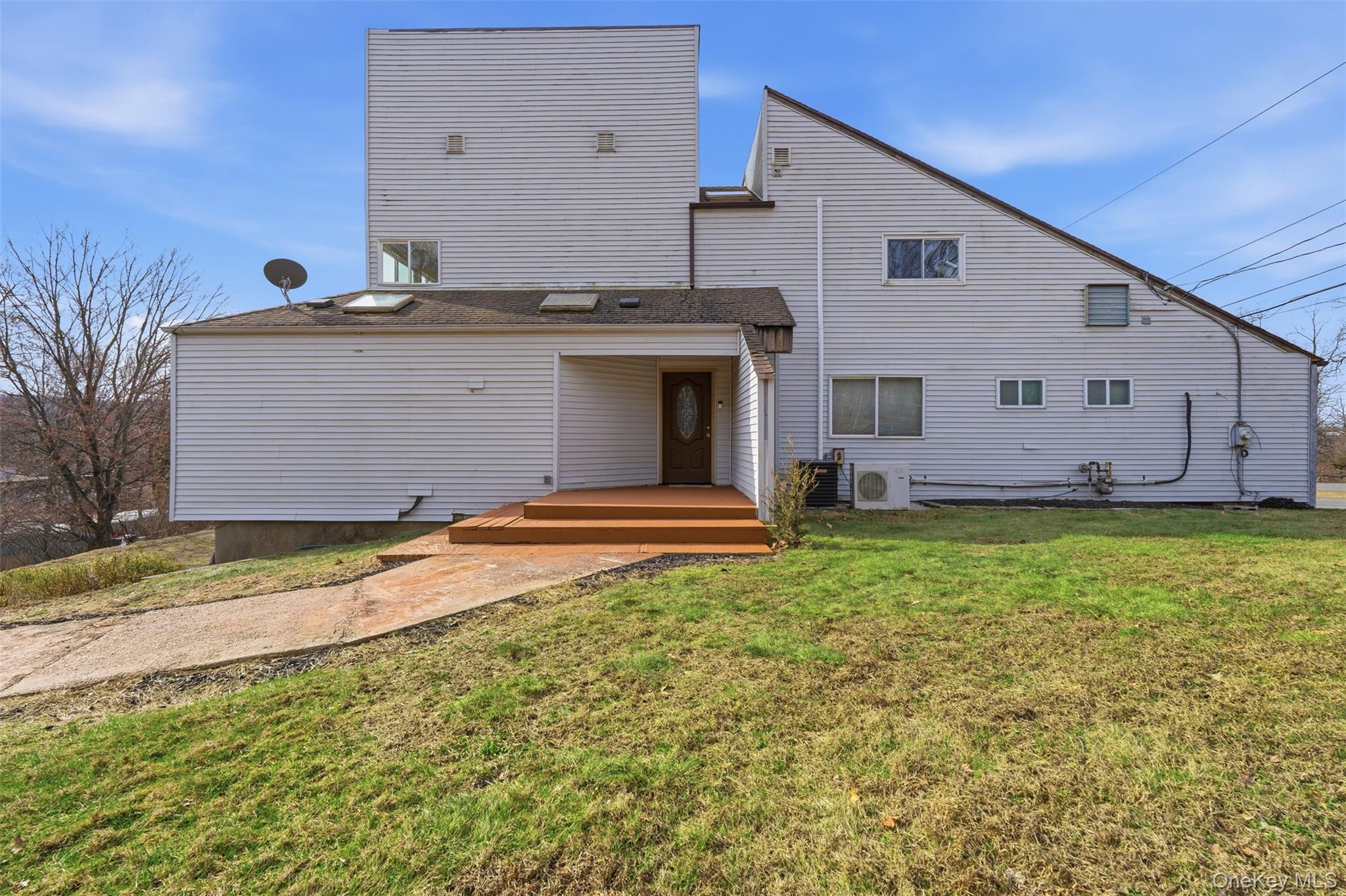 2 N Strawberry Hill Lane Property Photo 1