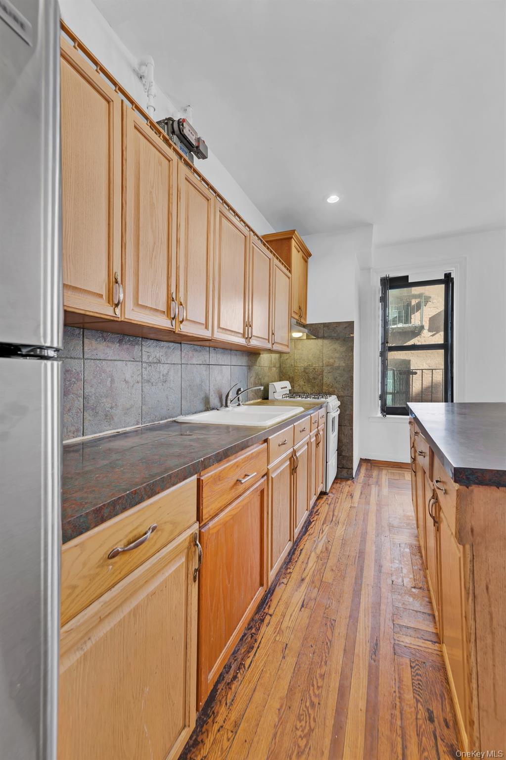 828 Gerard Avenue 2d Property Photo 5