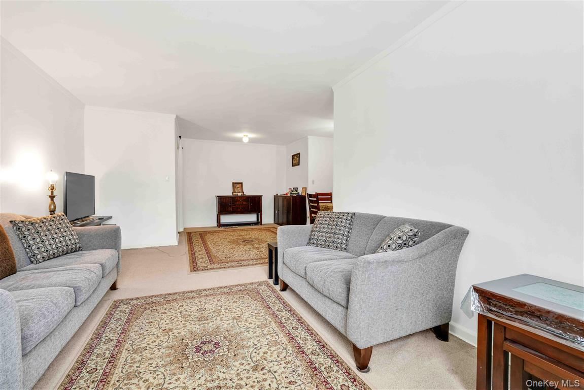 141-05 Pershing Crescent 516 Property Photo 5