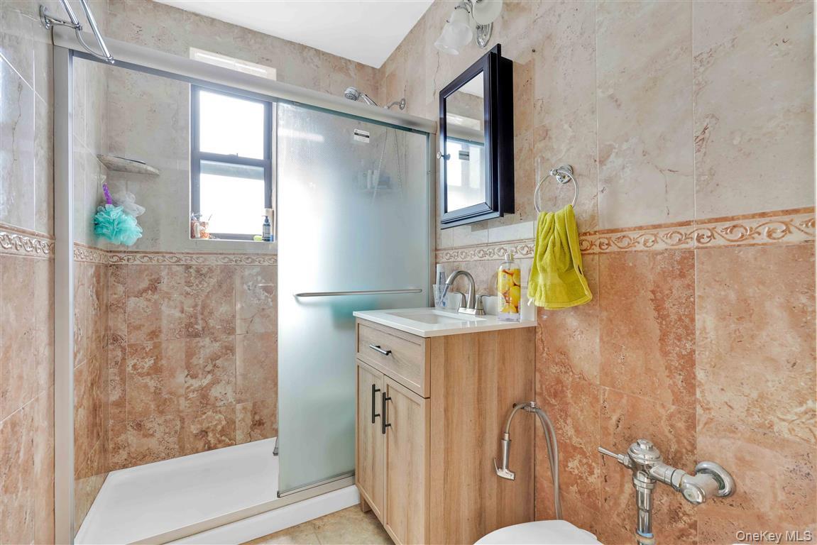 141-05 Pershing Crescent 516 Property Photo 24