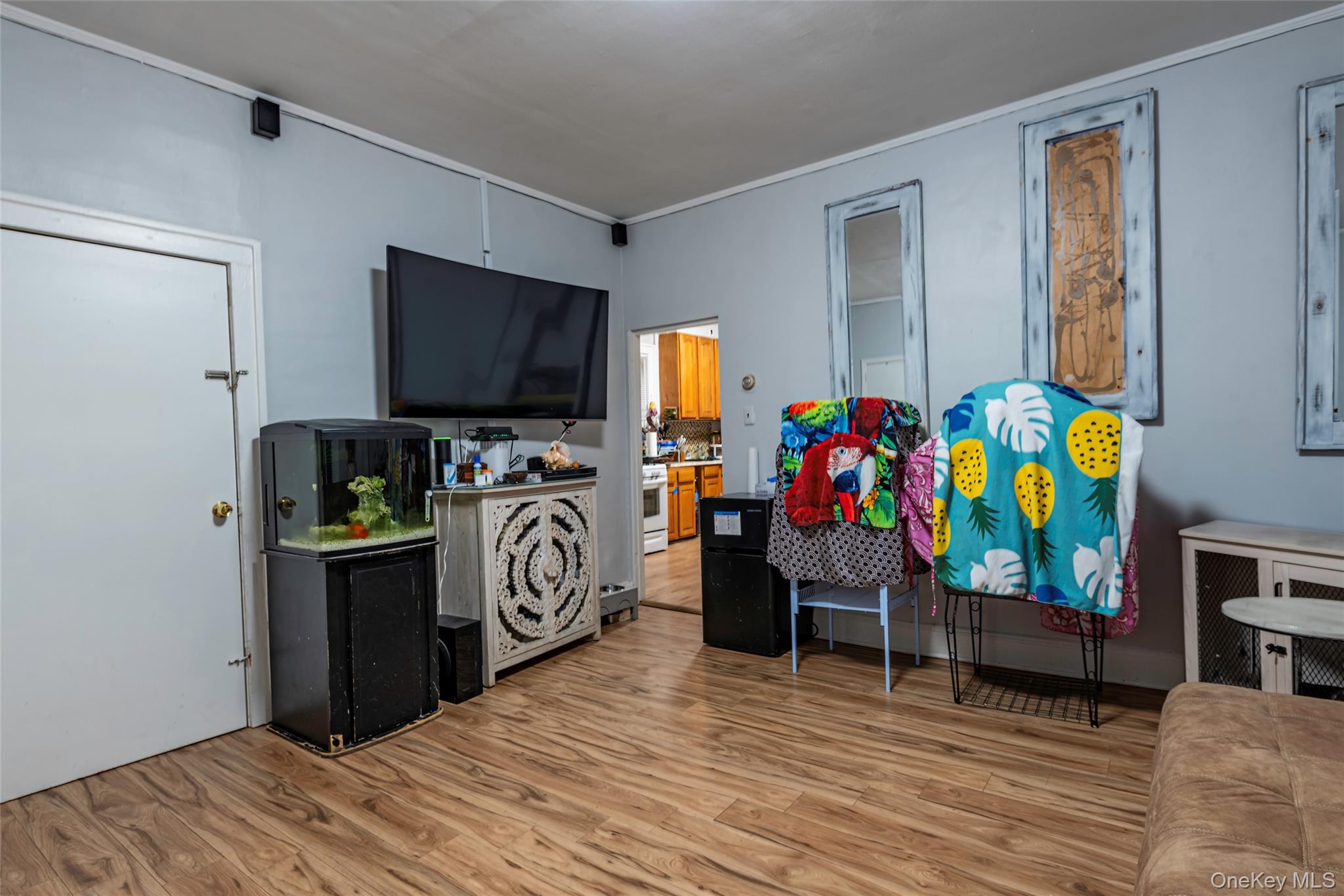 1060 Midland Street Property Photo 6